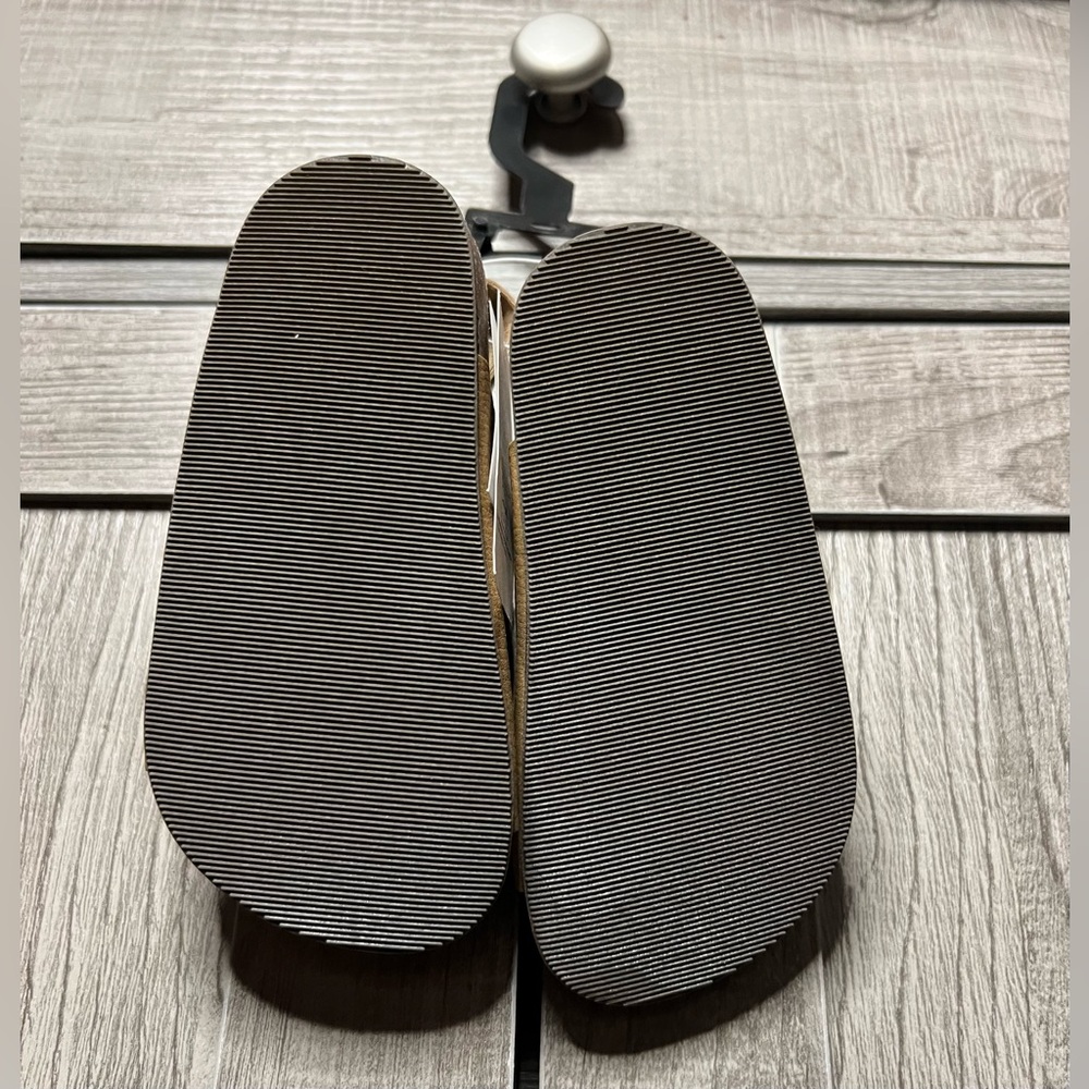 Old Navy Toddler Sandals - Picture 2 of 2